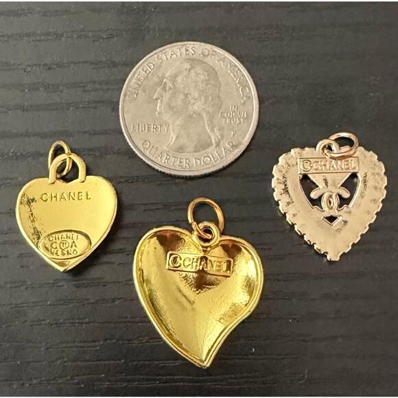 Lot of 3 White CC Heart Gold Tone Zipper Pull Button Charms - Picture 2 of 2